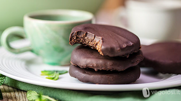 Biscotti vegani al cacao e menta senza zucchero e senza glutine