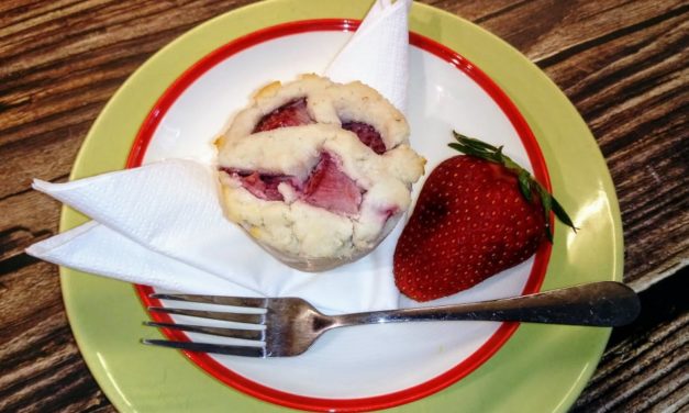 Muffin di riso, cocco e fragole